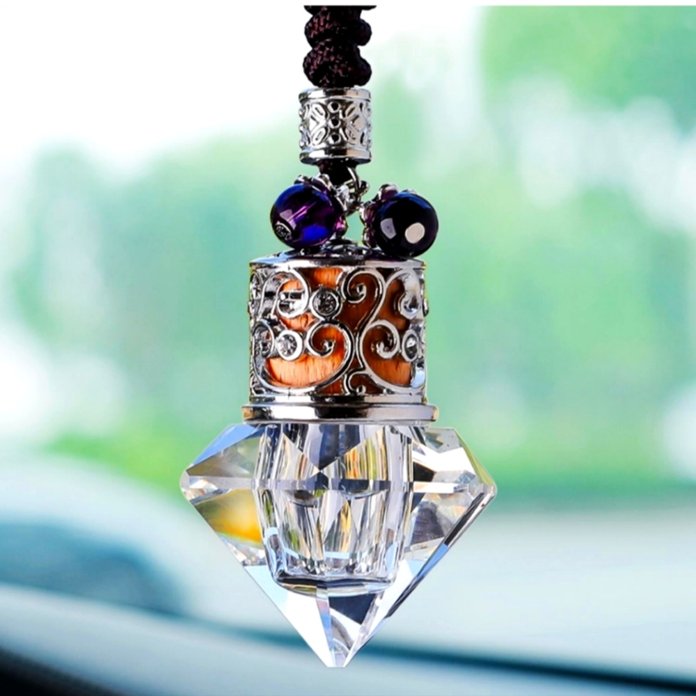 NWT Crystal Car Pendant with Silver Accents That You Refill With Car Fresh